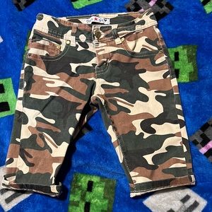 Camo burmuda shorts.